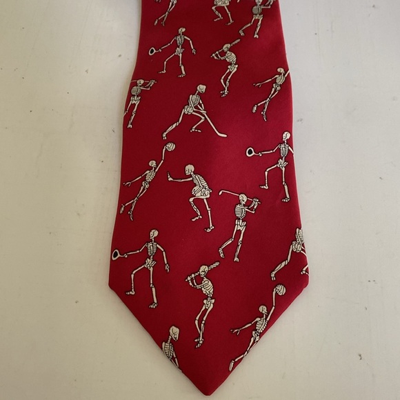 Antatomical Chart Co. Skeletons Plating Sports Tie. Silk. Made in USA - Picture 9 of 9